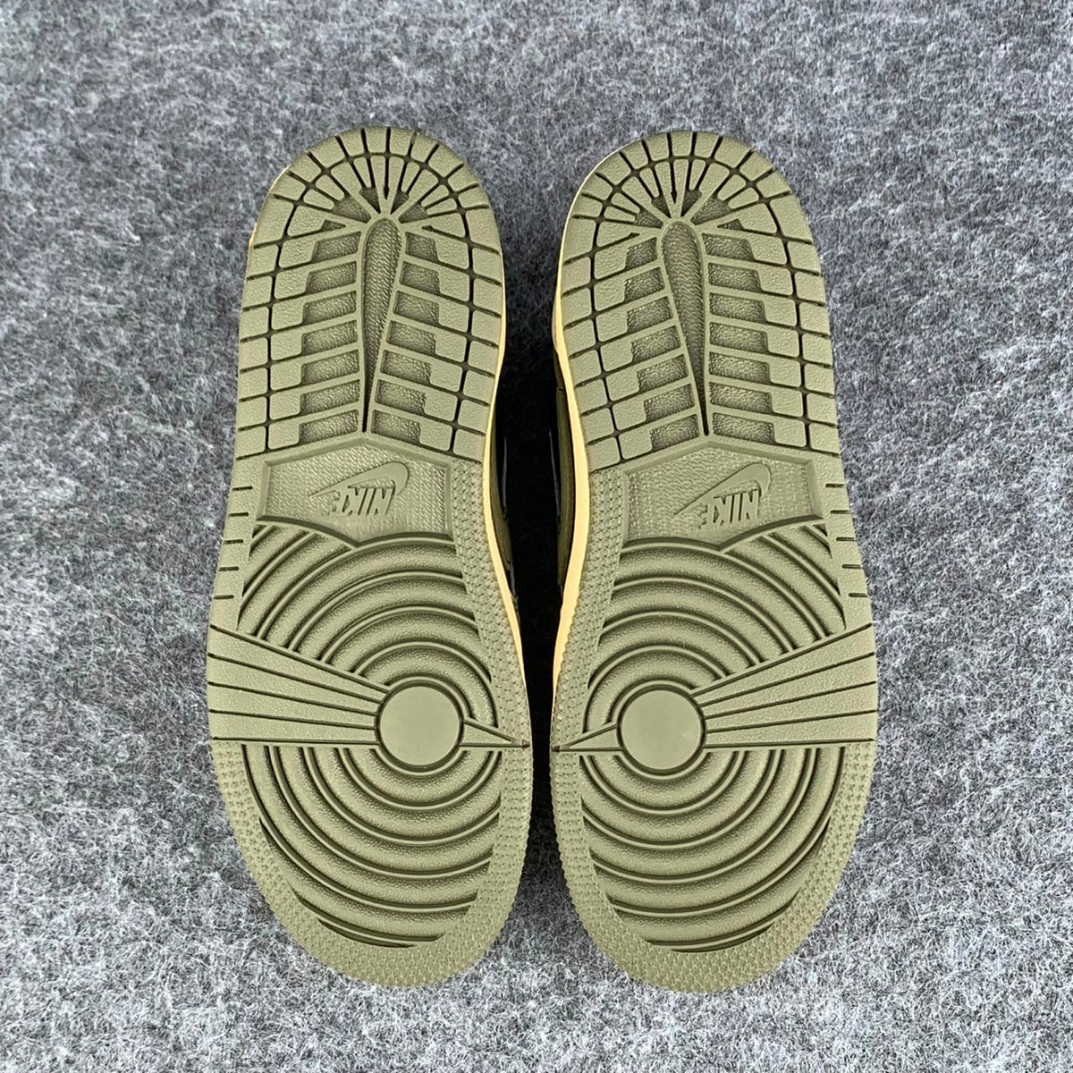 Travis Scott x Air Jordan 1 Low OG PS 'Olive'