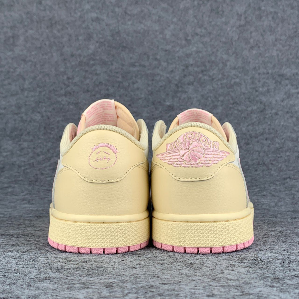 Travis Scott x Air Jordan 1 Low OG SP 'Muslin/Shy Pink'