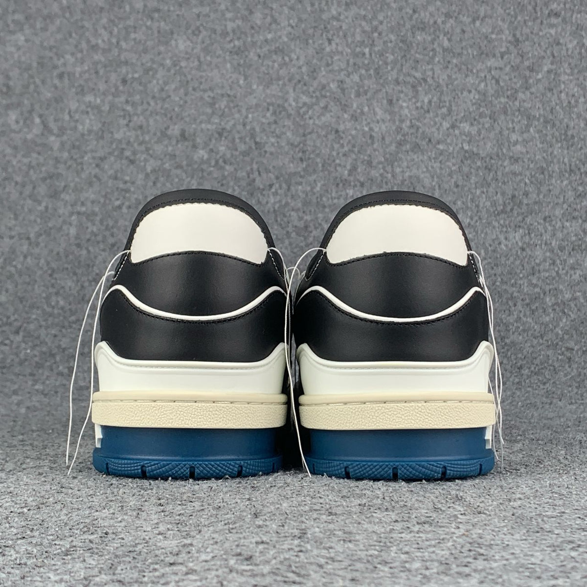 Louis Vuitton Trainer 'White Black Blue'