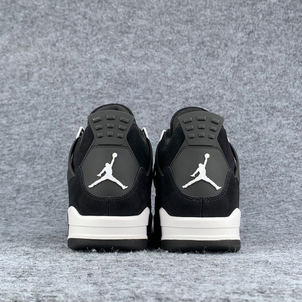 Air Jordan 4 Retro 'White Thunder'