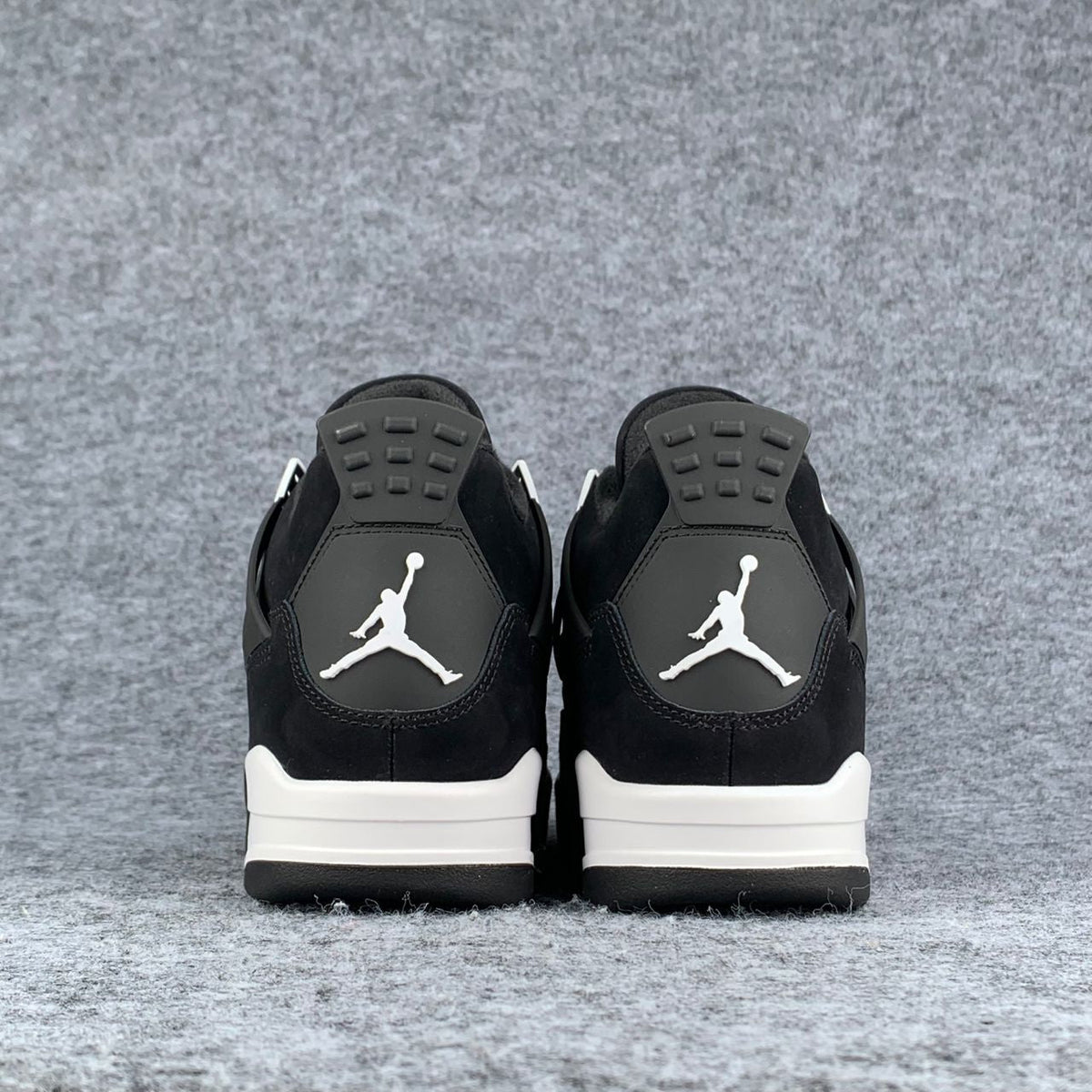 Air Jordan 4 Retro 'White Thunder'