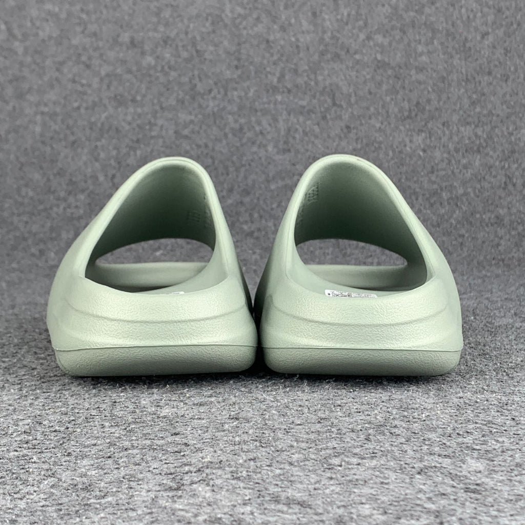 Yeezy Slides 'Salt'
