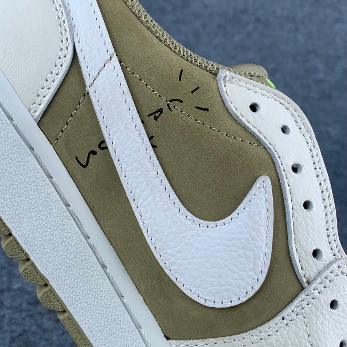 Travis Scott x Air Jordan 1 Low 'Golf' (B-Grade Version)