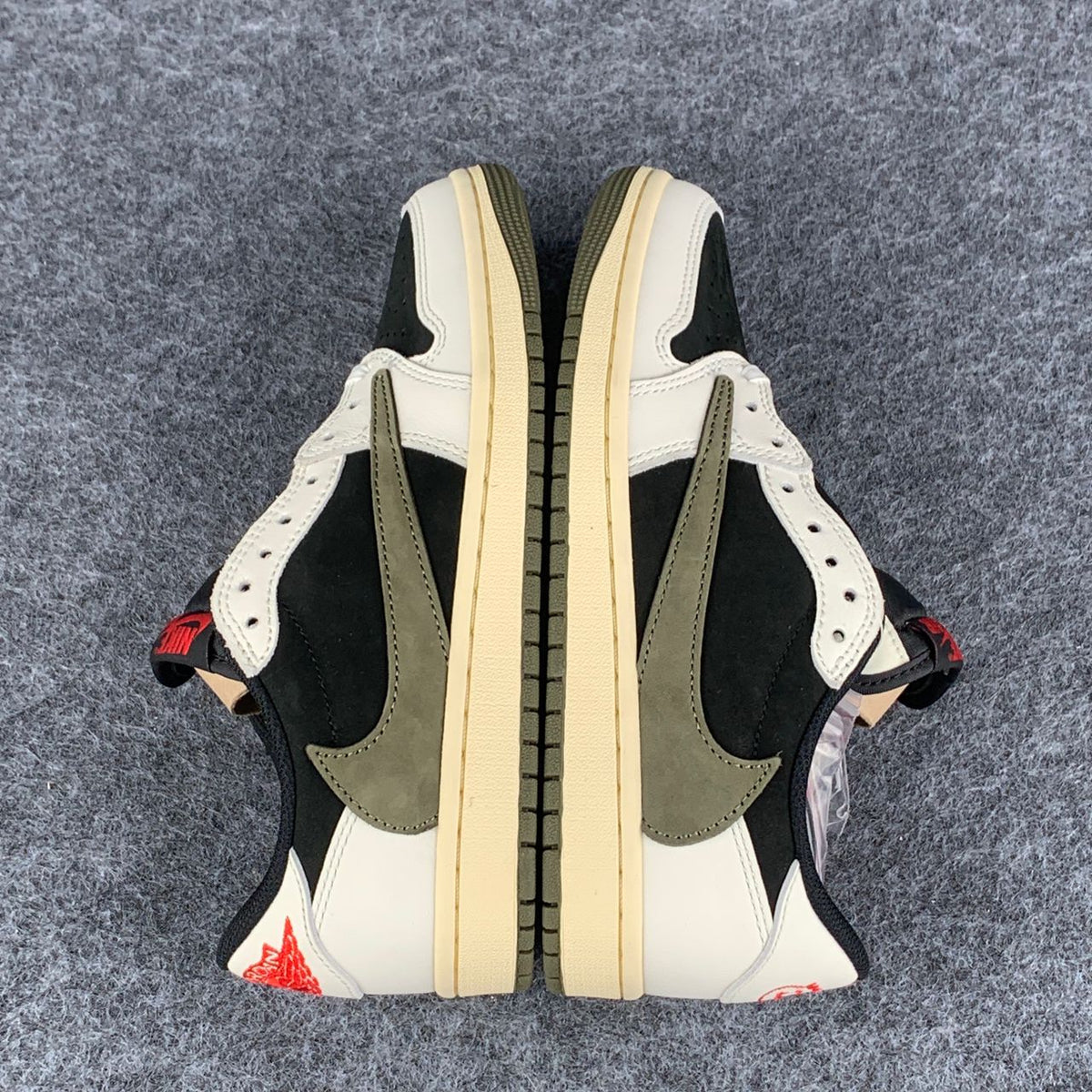 Travis Scott x Wmns Air Jordan 1 Low OG 'Olive'