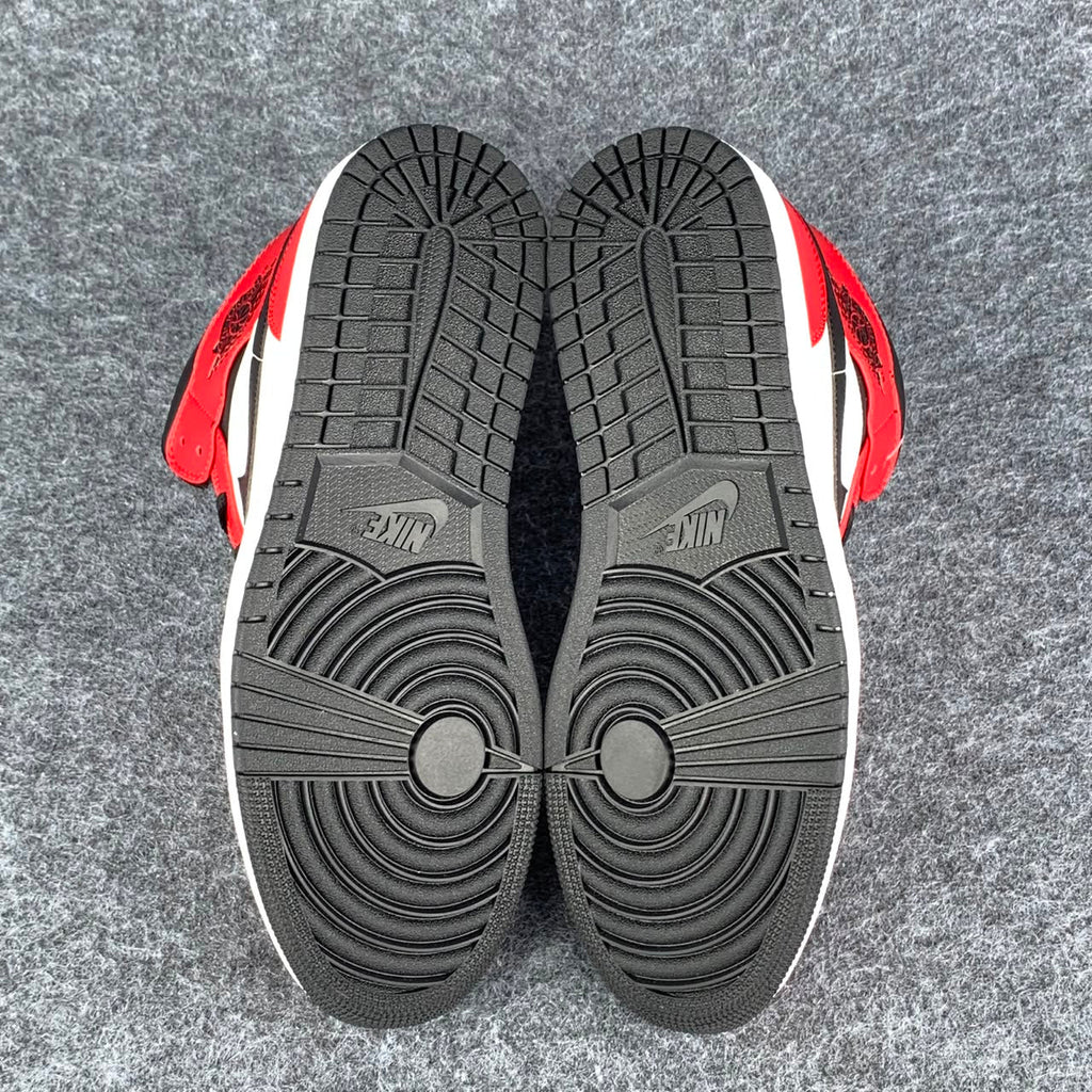 Air Jordan 1 Mid 'Chicago Black Toe'