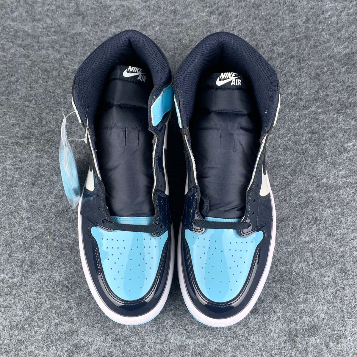 Wmns Air Jordan 1 Retro High OG 'Blue Chill'