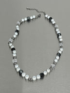 MINBIN Monochrome Pearl Necklace