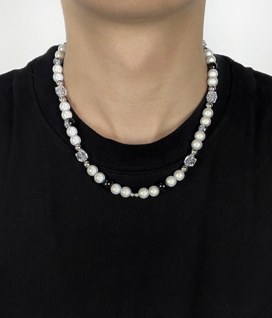 MINBIN Monochrome Pearl Necklace