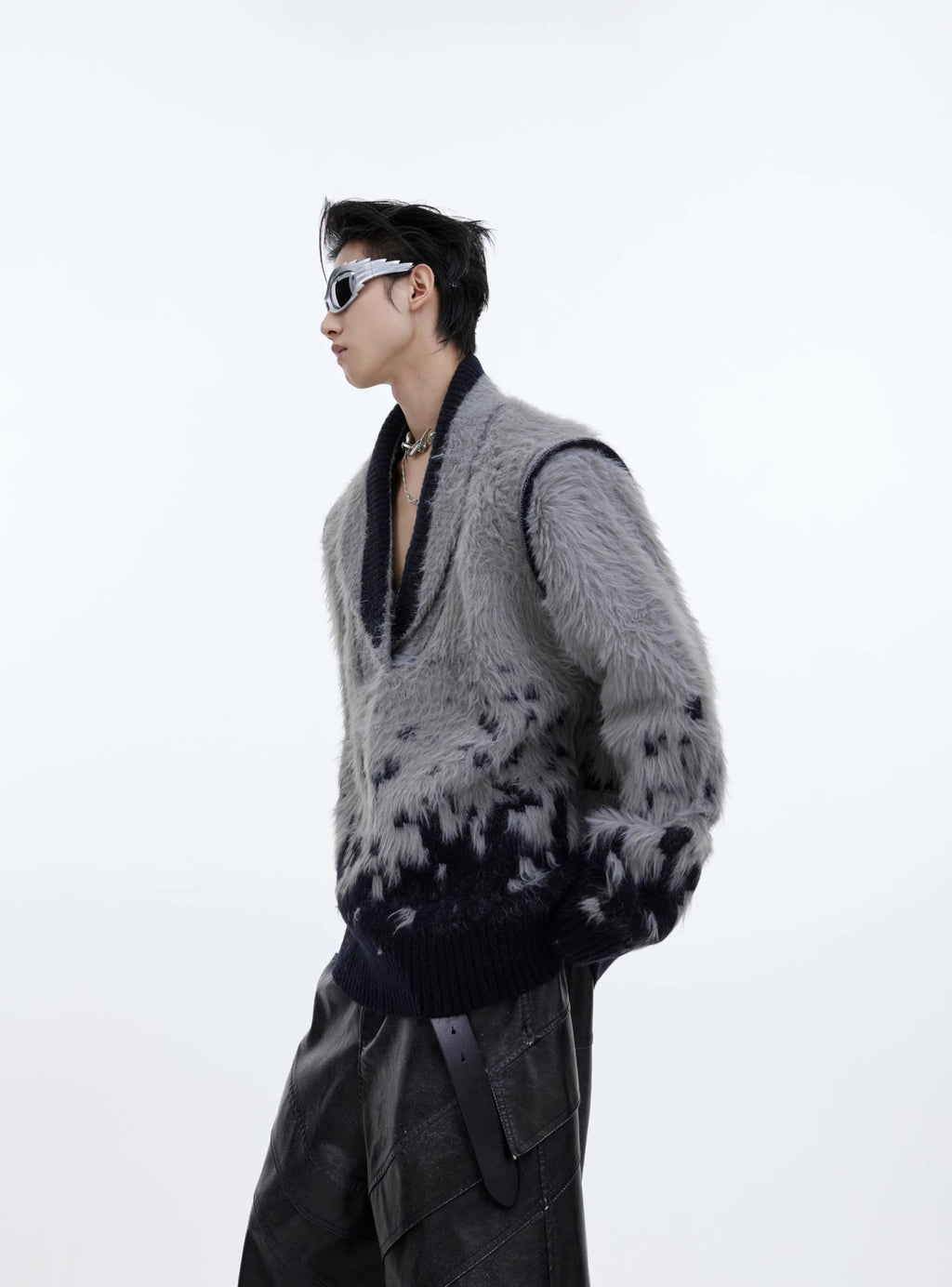CulturE Contrast Textured V-Neck Sweater