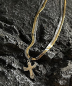 HEIMA Two-Tone Cross Necklace