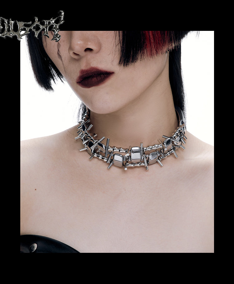 ILLuSoRy Specters Embrace Necklace