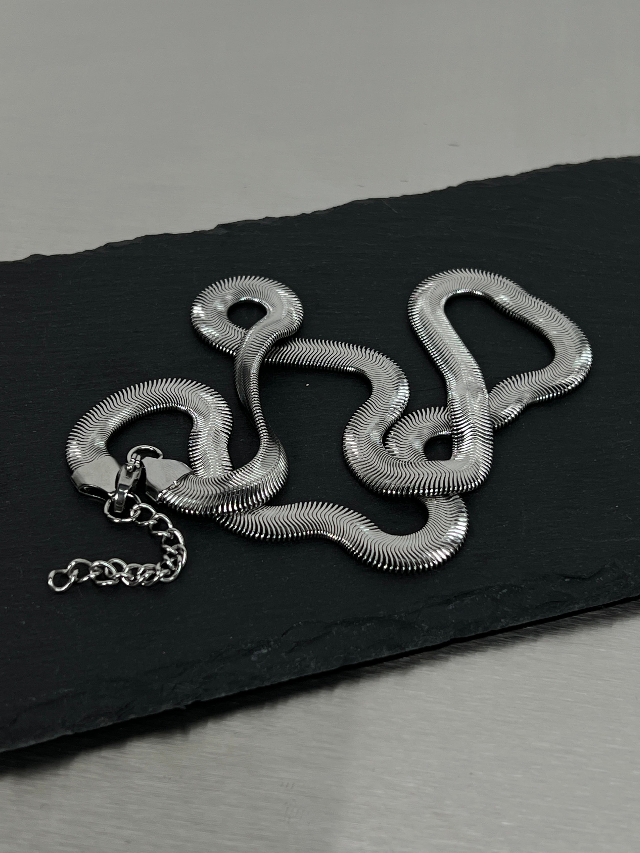 MINBIN Wide Snake Chain Necklace