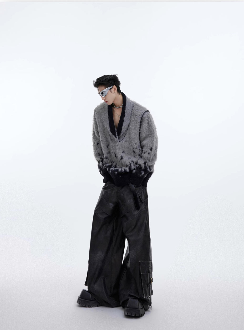 CulturE Contrast Textured V-Neck Sweater