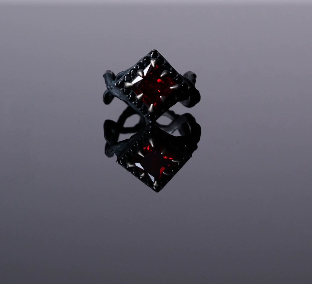 ILLuSoRy's Chained Darkness Ring