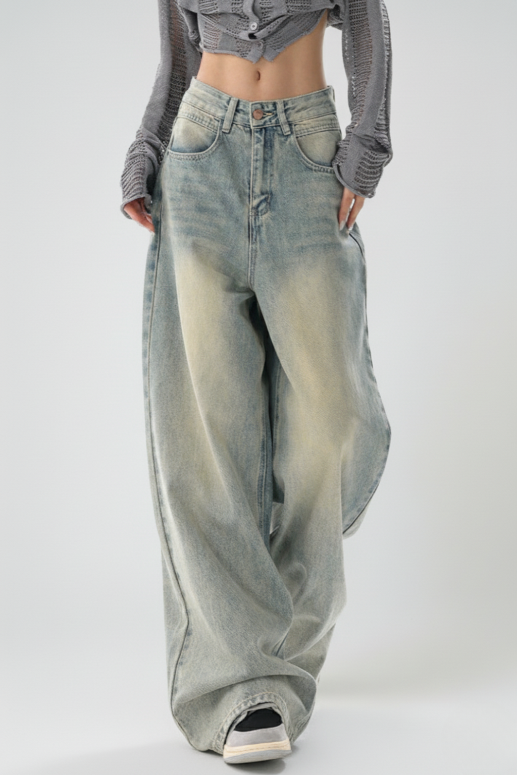 Loose Fit Boyfriend Jeans – Light Wash Denim