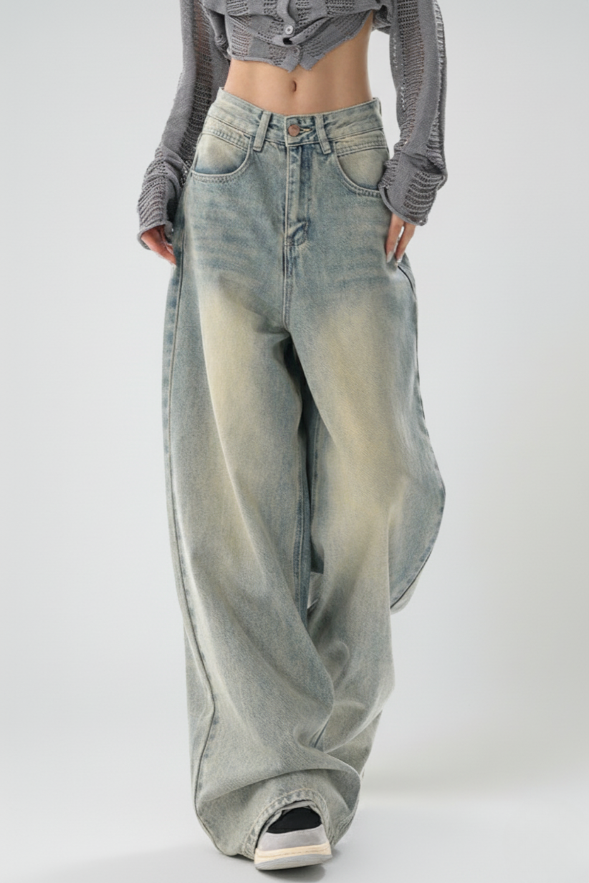 Loose Fit Boyfriend Jeans – Light Wash Denim