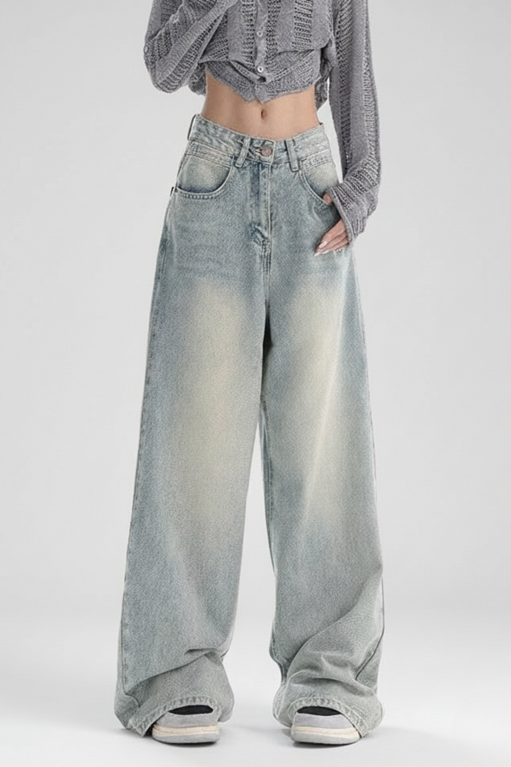 Loose Fit Boyfriend Jeans – Light Wash Denim