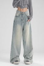 Loose Fit Boyfriend Jeans – Light Wash Denim