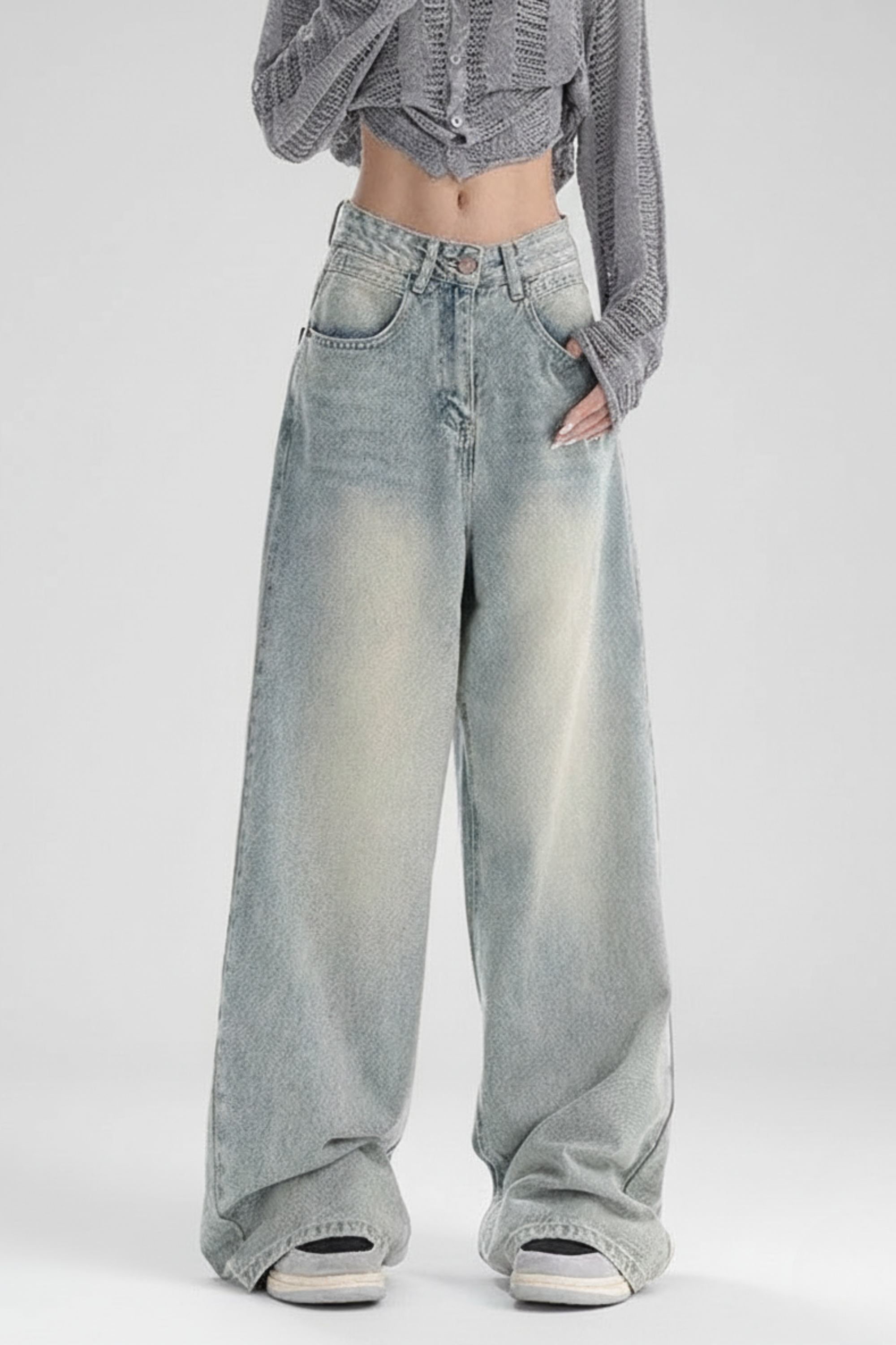 Loose Fit Boyfriend Jeans – Light Wash Denim