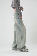 Loose Fit Boyfriend Jeans – Light Wash Denim